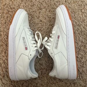 WOMANS REEBOK SNEAKERS